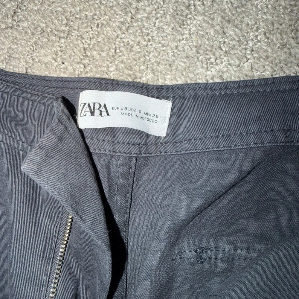 Grey cargo pants - Picture 1 of 3